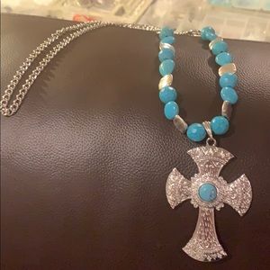 Long, torquiose necklace